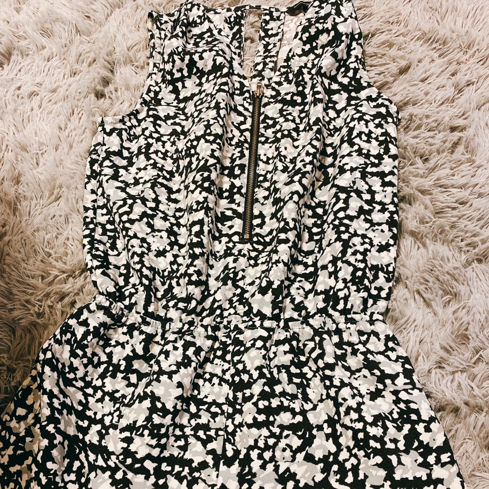 Patterned Romper - Picture 3 of 3